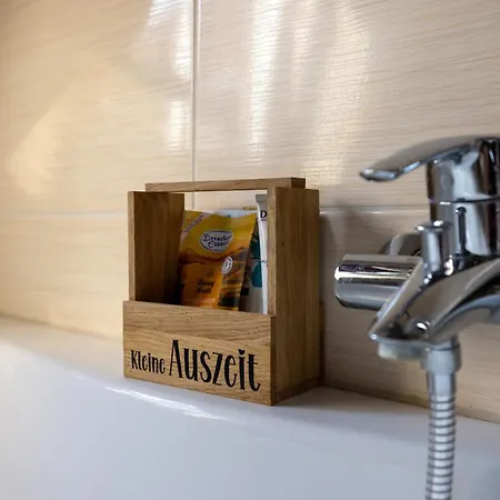 Seezauber- Gemütliche Ferienwohnung, Privatparkplatz, Cospudener * Markkleeberg